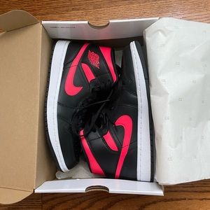 Womens Nike Air Jordan 1 Mid